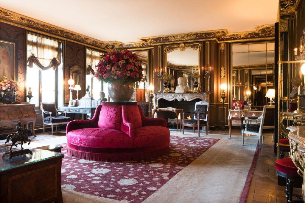Luxury Boutique Hotels: Palace-Level Indulgence
